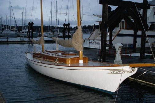 Herreshoff Araminta image