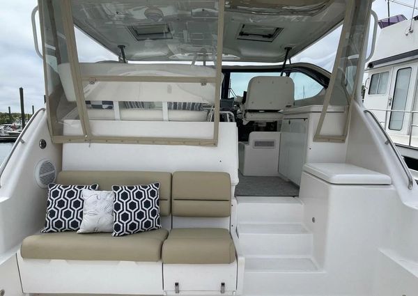 Tiara Yachts 42 Open image