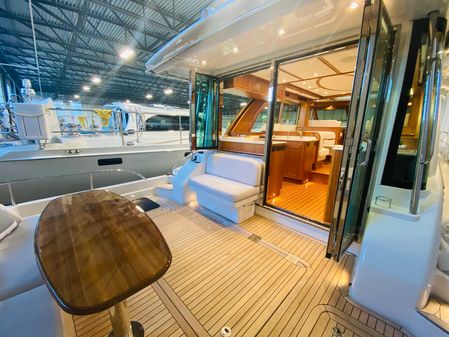 Sabre 58 Salon Express image