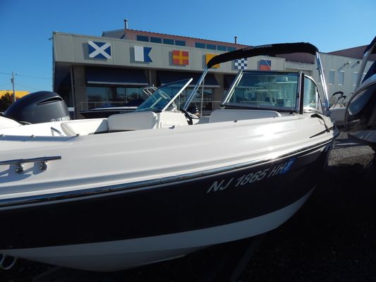 Chaparral 19 H2O Sport - main image