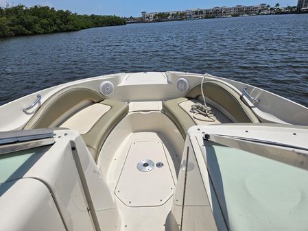 Sea Ray 220 Sundeck image