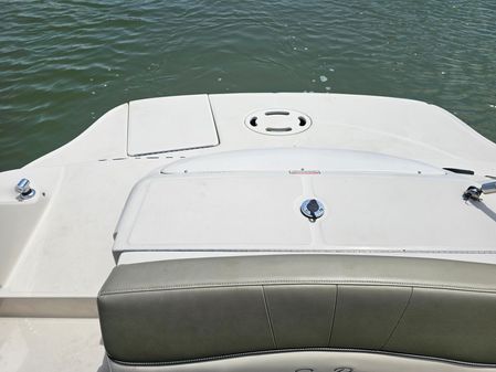 Sea Ray 220 Sundeck image