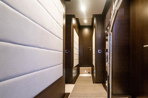 Azimut 86S Express image