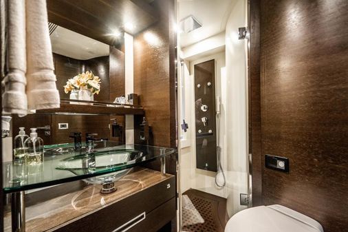 Azimut 86S Express image