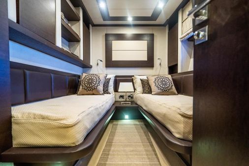 Azimut 86S Express image