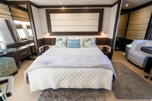 Azimut 86S Express image