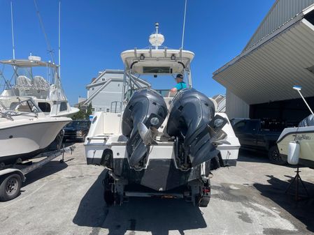 Robalo R265 image