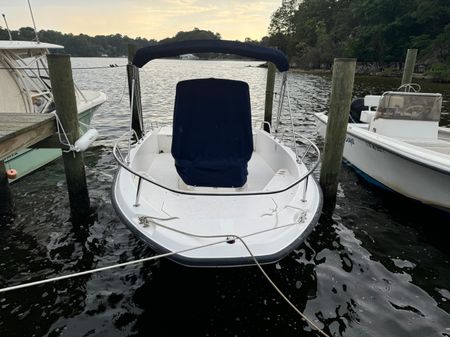 Boston Whaler 200 Dauntless image