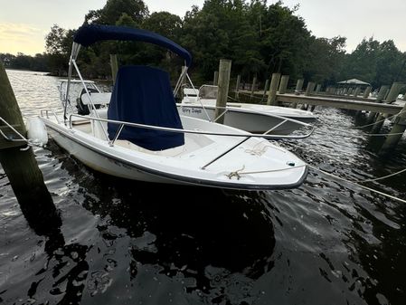 Boston Whaler 200 Dauntless image