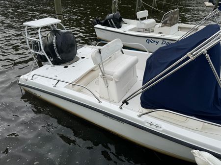 Boston Whaler 200 Dauntless image