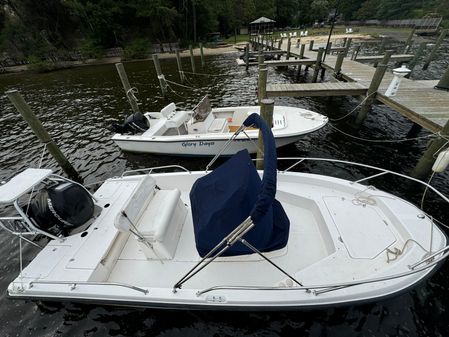 Boston Whaler 200 Dauntless image