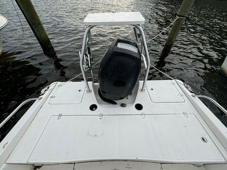 Boston Whaler 200 Dauntless image