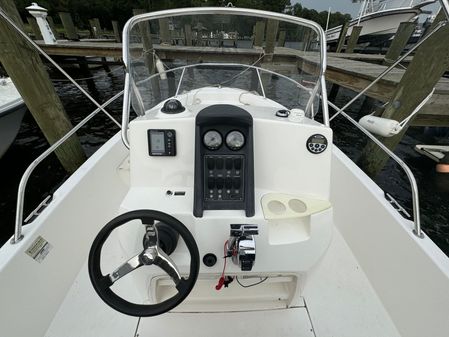 Boston Whaler 200 Dauntless image