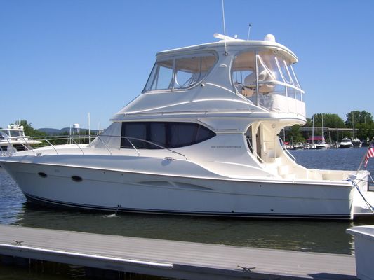 Silverton 48 Convertible - main image