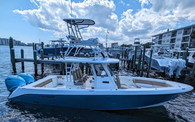 Everglades 335 Center Console - main image