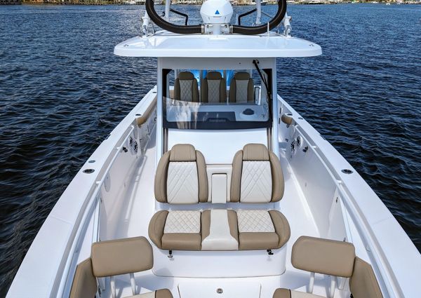 Everglades 335 Center Console image