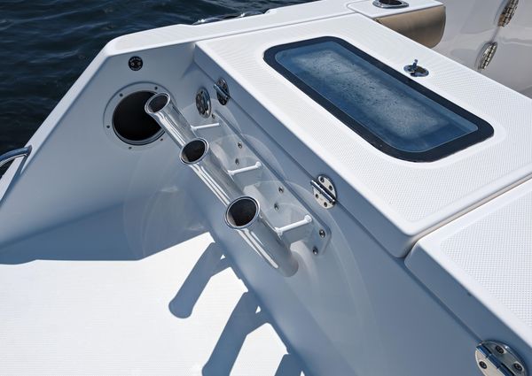 Everglades 335 Center Console image