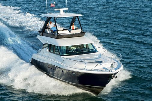 Tiara Yachts F44 Flybridge image