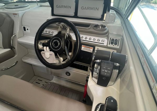 Crownline 280-CRX image