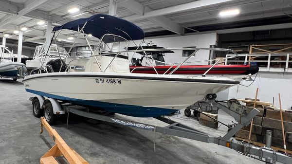 Boston Whaler 200 Dauntless 