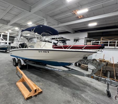 Boston Whaler 200 Dauntless - main image