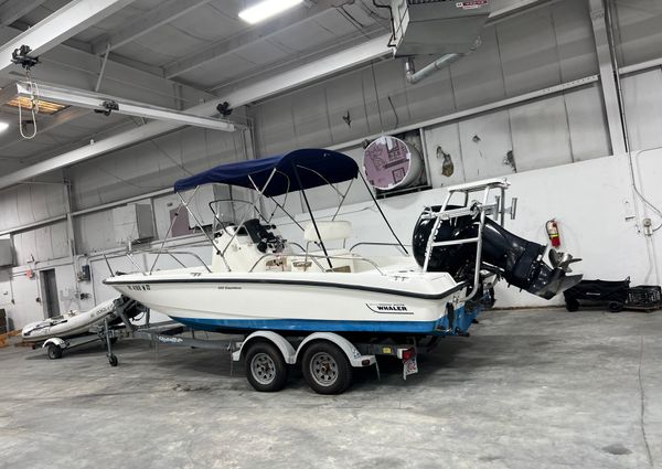 Boston Whaler 200 Dauntless image