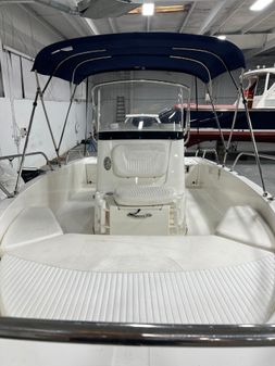 Boston Whaler 200 Dauntless image