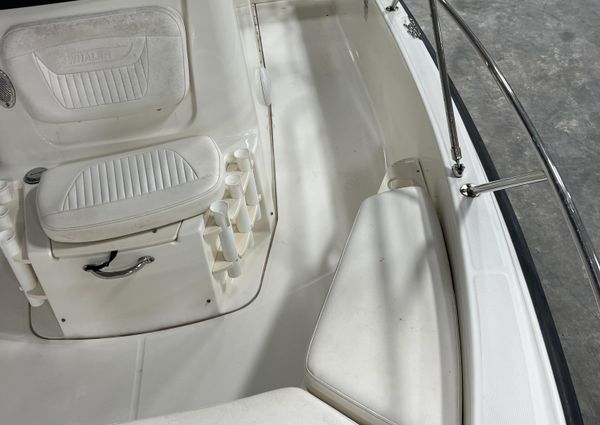 Boston Whaler 200 Dauntless image