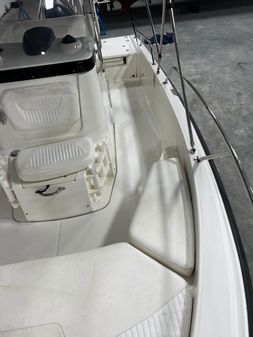 Boston Whaler 200 Dauntless image