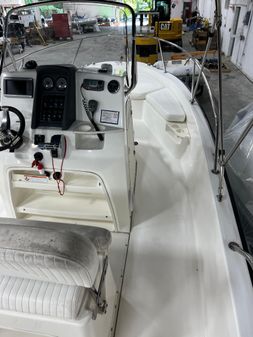 Boston Whaler 200 Dauntless image