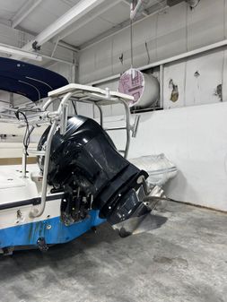 Boston Whaler 200 Dauntless image