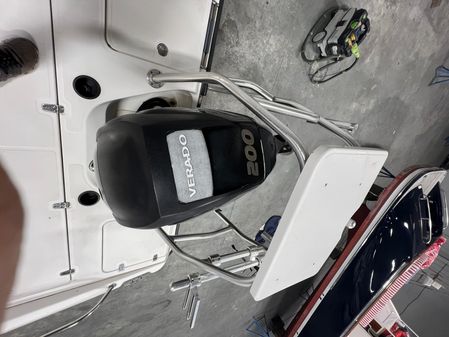 Boston Whaler 200 Dauntless image