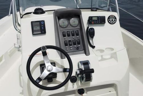 Boston Whaler 200 Dauntless image