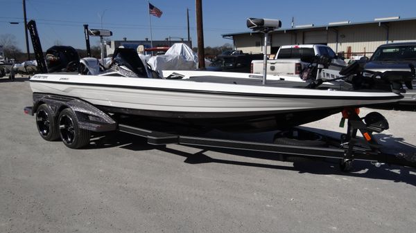 Skeeter FXR 21
