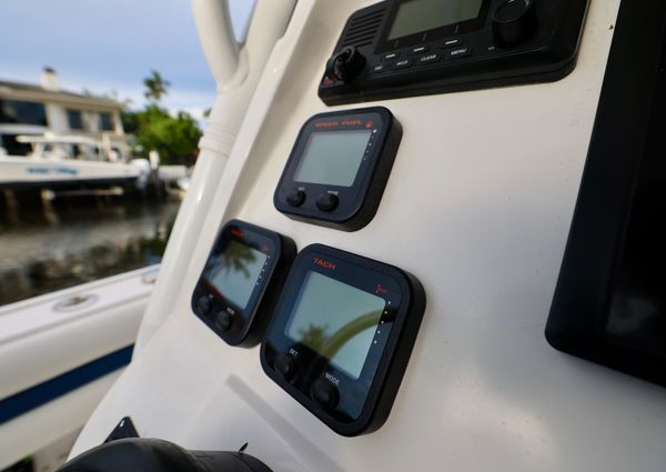 Intrepid 245 Center Console image