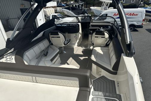 Sea Ray 250 SLX image