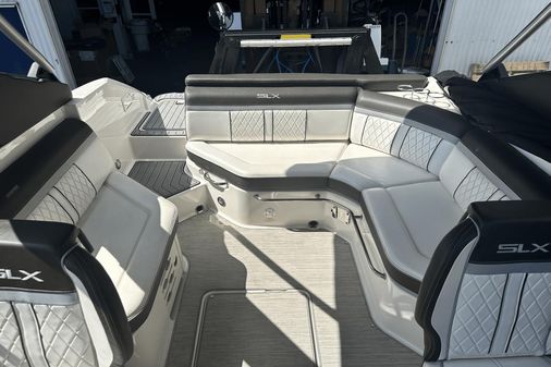 Sea Ray 250 SLX image