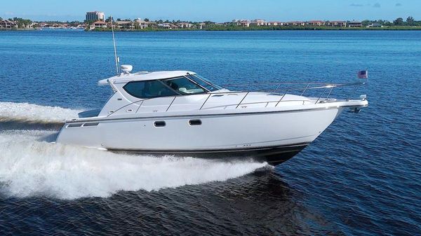 Tiara Yachts 4300 Sovran 