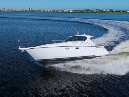 Tiara Yachts 4300 Sovran image