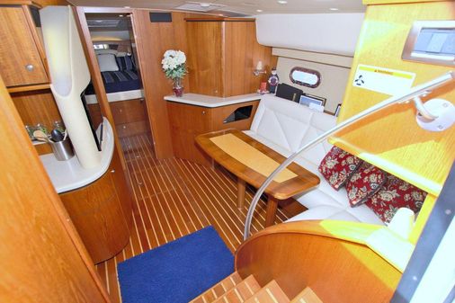 Tiara Yachts 4300 Sovran image