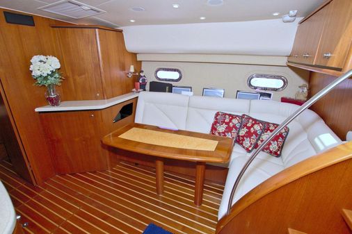 Tiara Yachts 4300 Sovran image