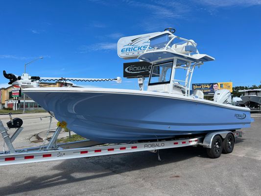 Robalo R266-SKY-DECK - main image