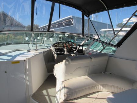 Cruisers Yachts 2870 Express image