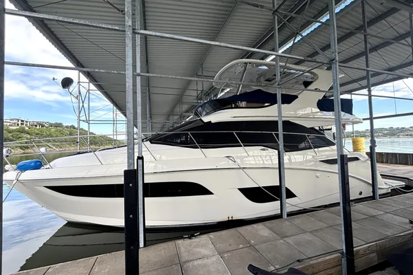 Sea Ray Fly 460 image