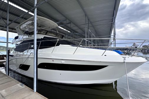 Sea Ray Fly 460 image