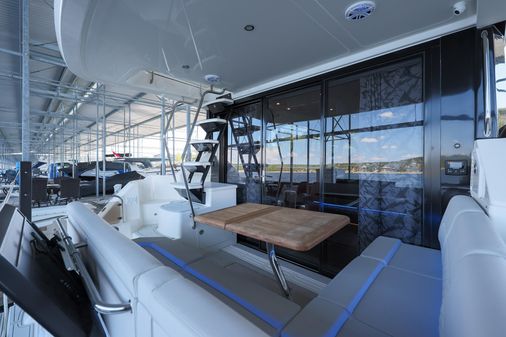 Sea Ray Fly 460 image