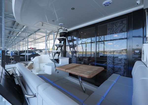 Sea Ray Fly 460 image