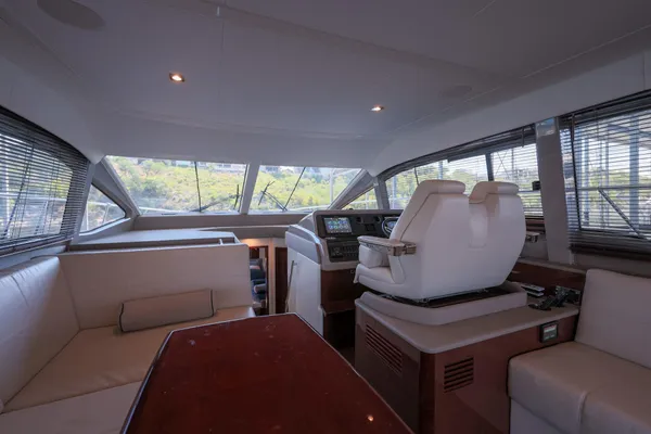 Sea Ray Fly 460 image