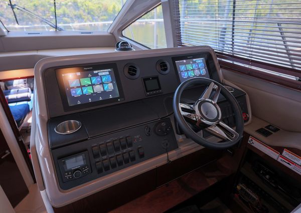 Sea Ray Fly 460 image