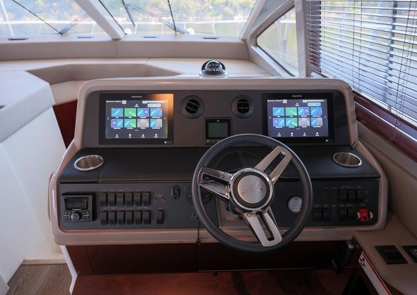 Sea Ray Fly 460 image